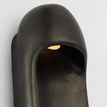 Load image into Gallery viewer, Esculpa Outdoor LED Wall Light in Detail.
