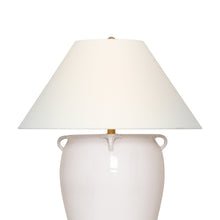 Load image into Gallery viewer, Fasano Table Lamp in Detail.
