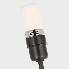 Load image into Gallery viewer, Hackney Floor Lamp in Detail.
