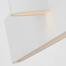 Load image into Gallery viewer, Lotura Linear LED Pendant Light in Detail.
