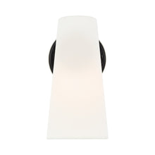 Load image into Gallery viewer, Olina Wall Light in Detail.
