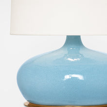 Load image into Gallery viewer, Olinda Table Lamp in Detail.
