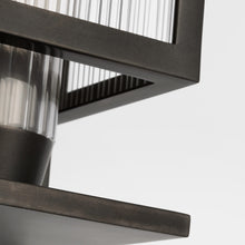 Load image into Gallery viewer, York Outdoor Wall Lightp in Detail.
