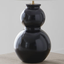 Load image into Gallery viewer, Buckley Table Lamp in Detail.
