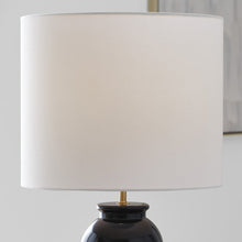 Load image into Gallery viewer, Buckley Table Lamp in Detail.
