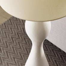 Load image into Gallery viewer, Constance LED Floor Lamp in Detail.
