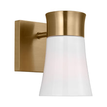 Load image into Gallery viewer, Roy Bath Vanity Light in Detail.
