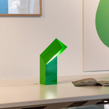 Load image into Gallery viewer, Lineair LED Table Lamp in living room.
