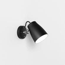 Load image into Gallery viewer, Atelier Wall Light in Detail.
