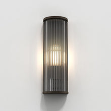Load image into Gallery viewer, Avignon Round Wall Light in Detail.
