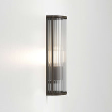 Load image into Gallery viewer, Avignon Round Wall Light in Detail.
