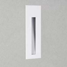 Load image into Gallery viewer, Borgo LED Wall Light in Detail.
