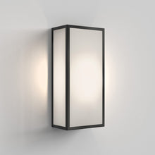 Load image into Gallery viewer, Messina Outdoor Wall Light in Detail.

