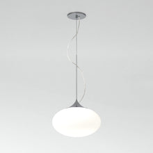 Load image into Gallery viewer, Zeppo Pendant Light in Detail.

