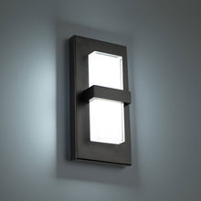 Load image into Gallery viewer, Bandeau Outdoor LED Wall Light in Detail.
