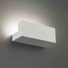 Load image into Gallery viewer, Bantam LED Wall Light in Detail.
