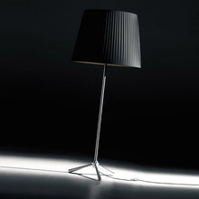Load image into Gallery viewer, Royal F Floor Lamp in Detail.
