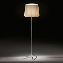 Load image into Gallery viewer, Royal F Floor Lamp in Detail.
