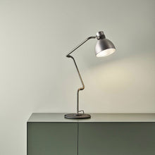 Load image into Gallery viewer, Blux System T Table Lamp in Detail.
