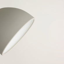 Load image into Gallery viewer, Blux System W Plug-In Wall Light in Detail.
