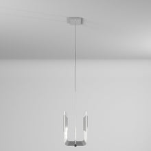 Load image into Gallery viewer, Brianna Linear Chandelier in Detail.
