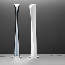 Load image into Gallery viewer, Cadmo LED Floor Lamp in Detail.
