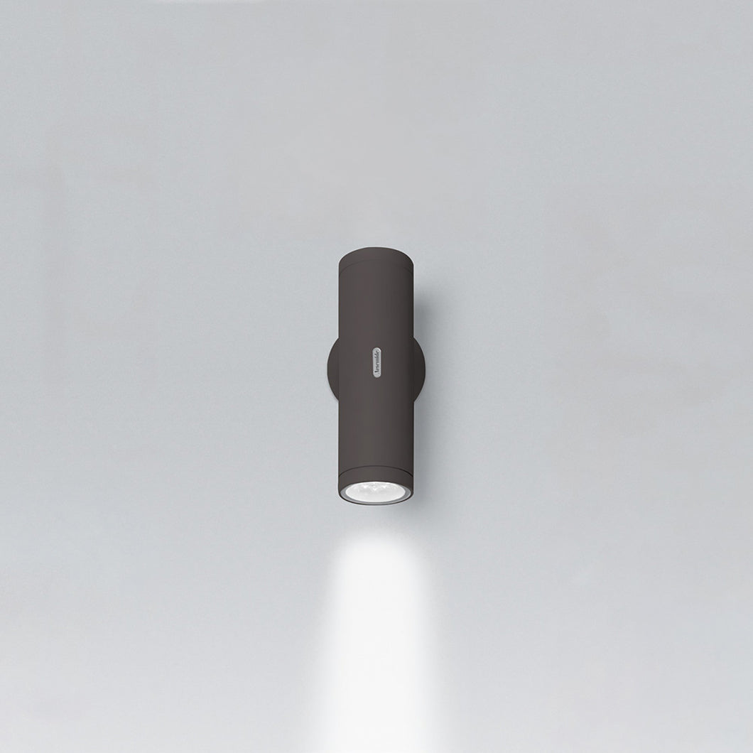 Calumet Outdoor LED Wall Light in Anthracite Grey/Small/Uplight (3000K).