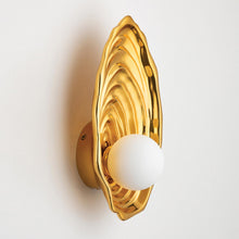 Load image into Gallery viewer, Elie Wall Light in Detail.
