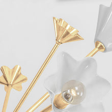 Load image into Gallery viewer, Julieta Chandelier in Detail.
