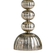 Load image into Gallery viewer, Cardinal Table Lamp in Detail.

