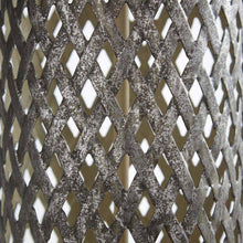 Load image into Gallery viewer, Fiore Table Lamp in Detail.
