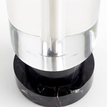 Load image into Gallery viewer, Gravity Table Lamp in Detail.
