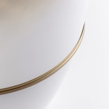 Load image into Gallery viewer, Savoye Table Lamp in Detail.
