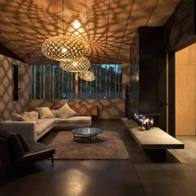 Load image into Gallery viewer, Kina Pendant Light in living room.
