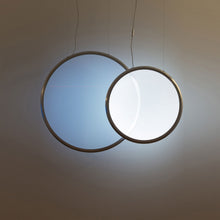 Load image into Gallery viewer, Discovery LED Vertical Suspension Light in Detail.
