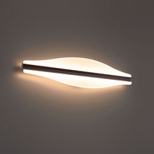 Load image into Gallery viewer, Vera LED Vanity Wall Light in Detail.
