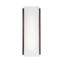 Load image into Gallery viewer, Elysia LED Wall Light in Detail.
