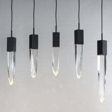 Load image into Gallery viewer, Quartz LED Linear Pendant Light in Detail.
