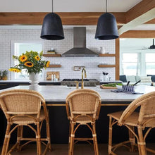 Load image into Gallery viewer, Fett Pendant Light in dining room.
