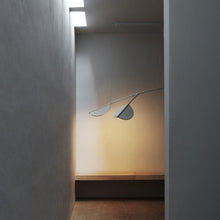 Load image into Gallery viewer, Almendra Organic LED Linear Pendant Light in Detail.
