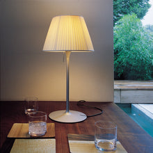 Load image into Gallery viewer, Romeo Soft T Table Lamp In Use
