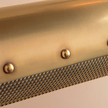 Load image into Gallery viewer, Gaines Picture Light in Detail.
