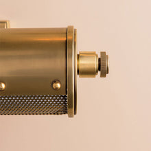 Load image into Gallery viewer, Gaines Picture Light in Detail.
