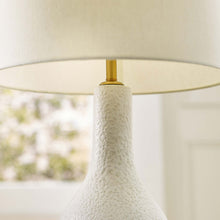 Load image into Gallery viewer, Antonina LED Floor Lamp in Detail.
