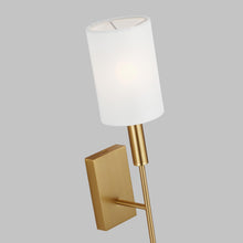 Load image into Gallery viewer, Brianna Tail Wall Light in Detail.
