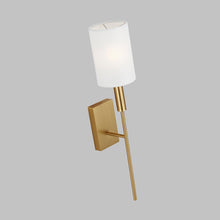 Load image into Gallery viewer, Brianna Tail Wall Light in Detail.
