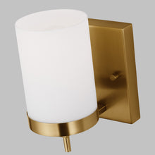 Load image into Gallery viewer, Zire Bath Wall Light in Detail.
