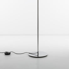 Load image into Gallery viewer, Gople Floor Lamp in Detail.
