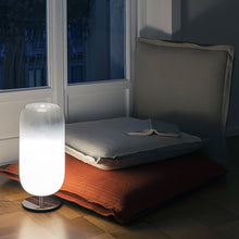 Load image into Gallery viewer, Gople Table Lamp in living room.
