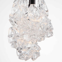 Load image into Gallery viewer, Blossom Cluster LED Pendant Light in Detail.
